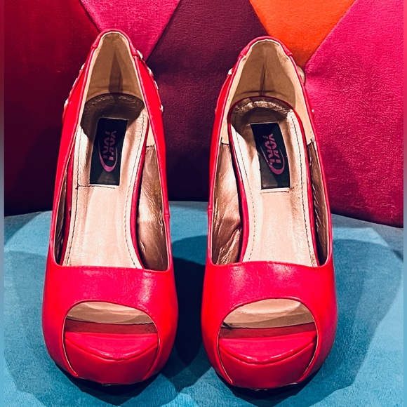 Red Silver Spike Heels Size 8 - Picture 4 of 4